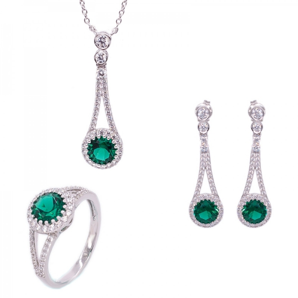klassischer Silberring, Ohrringe und Halskette Schmuckset mit grünen Nano 