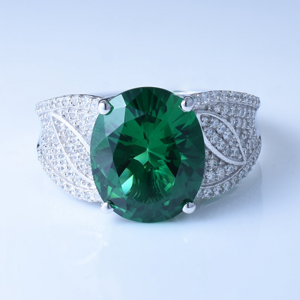 Ring aus 925er Sterlingsilber mit luxuriösem grünem Nano für Frauen 