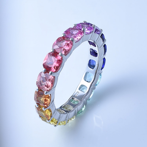 Farben von simuliertem Saphir-Kissen schneiden Rhodium über Sterling Silber Regenbogen-Bandring 