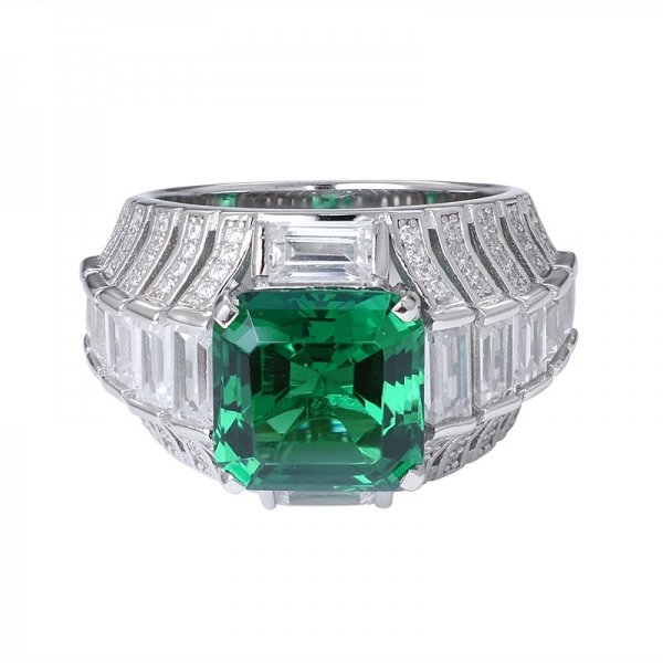 Asscher schuf grünes Smaragd-Rhodium über einem Ehering aus Sterlingsilber 