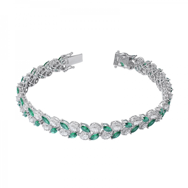Marquise-Schnitt kreierte Smaragd-Rhodium über silbernen Armbändern 