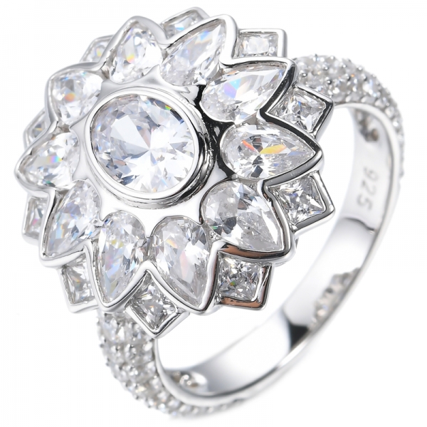 Ring aus Sterlingsilber mit ovaler Mitte und Birnenakzent, weißer Kubikzirkon, rhodiniert
 