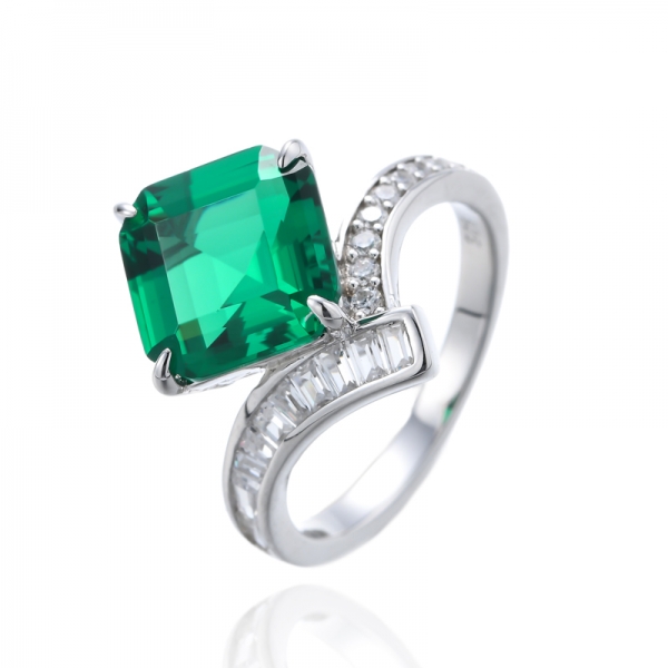 Asscher-Ring aus grünem Nano- und weißem Zirkonia-Rhodiumsilber 