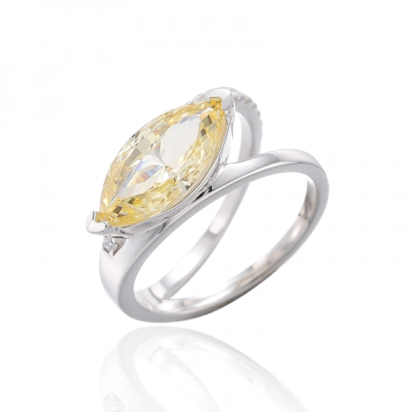 Marquise-Ring aus hellrosa und rundem weißem Kubikzircon aus Rhodiumsilber 