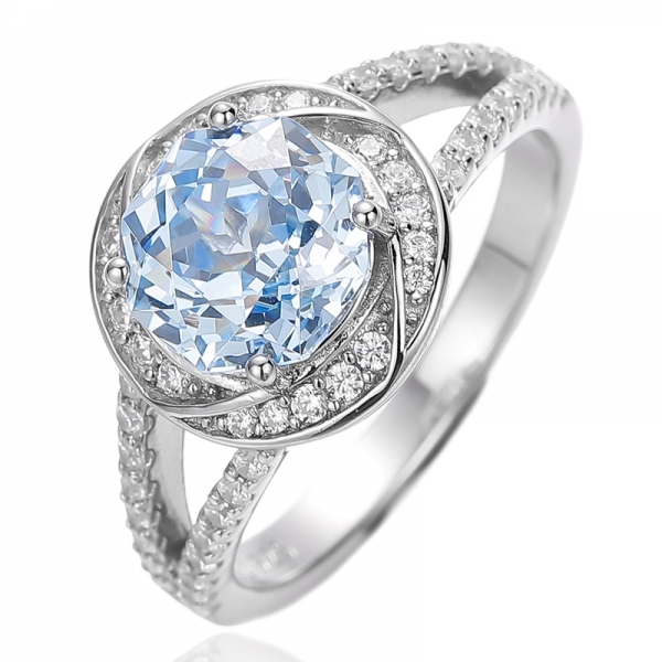 Ring aus Rhodium-Silber mit achteckigem Diamant in Blau und rundem weißem Kubikzircon 