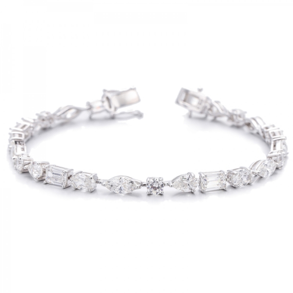 Armband aus rhodiniertem Silber mit ovalem Zirkonia und Smaragdschliff-Diamant in G-Farbe 