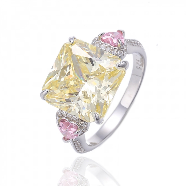 Ring aus rhodiniertem Silber mit achteckigem gelben Diamanten und herzförmigem rosa Zirkonia 