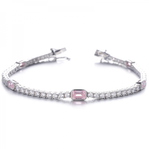 Armband aus Rhodium-Silber mit Diamanten im Smaragdschliff und rundem weißen kubischen Zirkon 