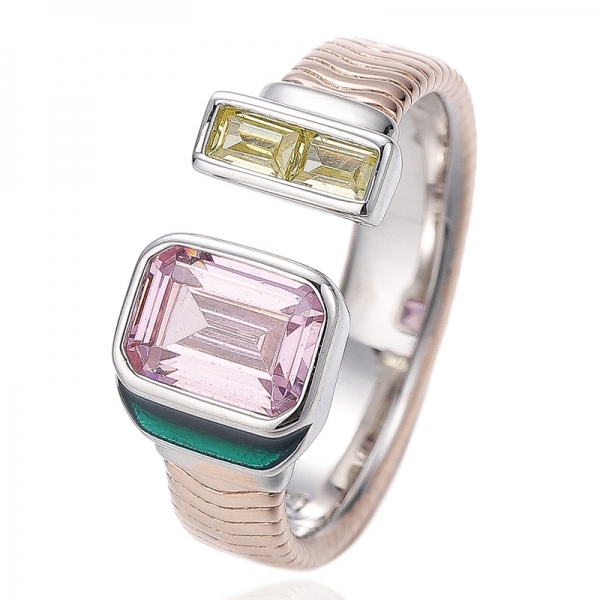 Silberring mit Smaragd- und Baguette-Steinen, weißer Cubic Zirkonia, zweifarbig beschichtet, mit schwarzem Emaille 