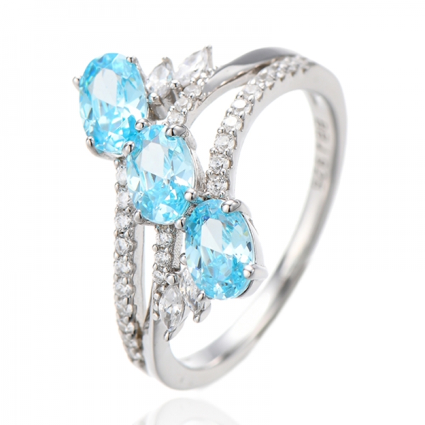 Ovaler Ring aus rhodiniertem Silber mit blauem Diamanten und weißem Marquise-Zirkon 