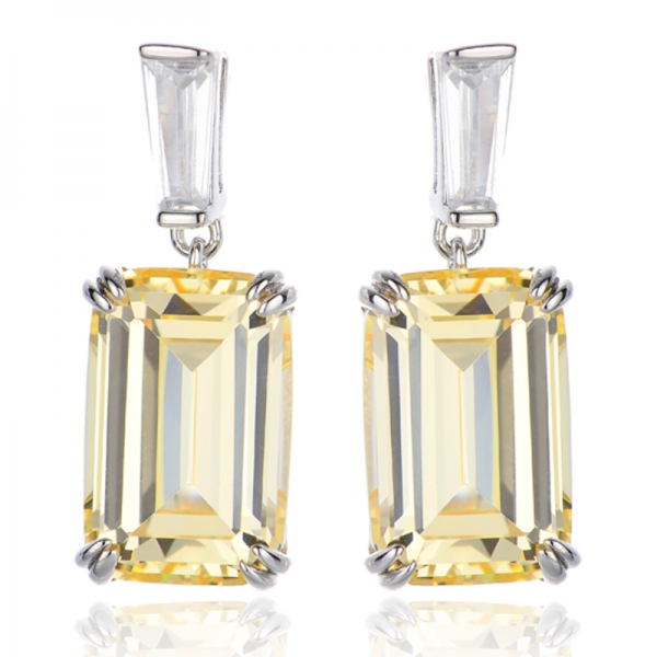 Ohrring aus rhodiniertem Silber mit gelbem Diamanten im Smaragdschliff und konischem weißen Zirkonia 