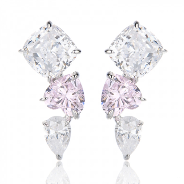 Herzförmiger rosa Diamant und kissenförmiger weißer Zirkonia, rhodinierter Silberohrring 
