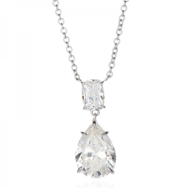 Halskette aus rhodiniertem Silber mit birnenförmigem Diamanten und weißem Zirkonia 