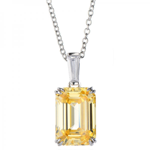 Halskette aus rhodiniertem Silber mit gelbem Diamanten im Smaragdschliff und konischem weißen Zirkonia 