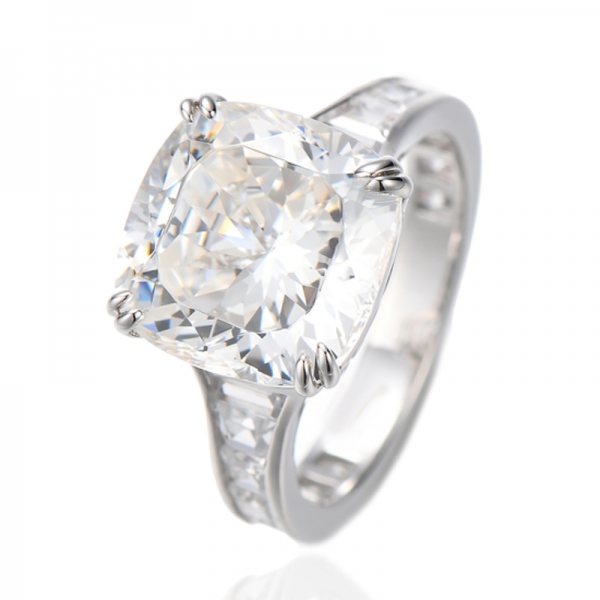 Kissenförmiger Diamantring in Blau und Bootsform mit weißem Zirkonia in Rhodium-Silber 