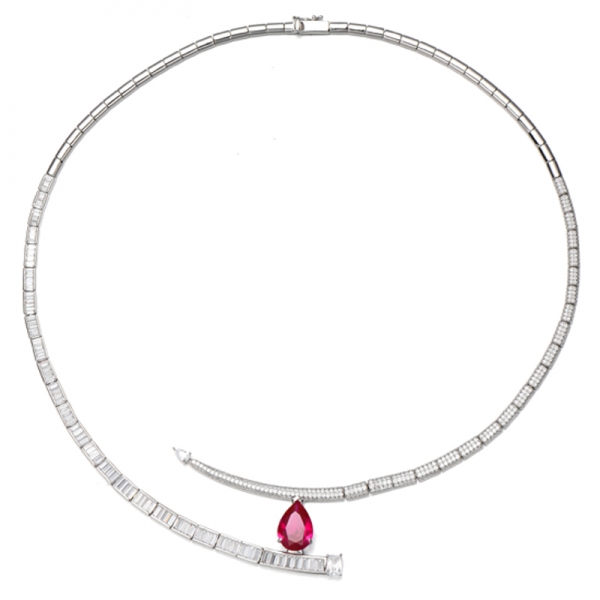Birnenförmige Halskette aus Rubin, Korund und Smaragdschliff, weißem Zirkonia, Rhodium-Silber 