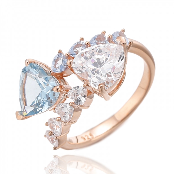 Herzförmiger Silberring mit Aquamarin und weißem Zirkonia und Roségoldbeschichtung 