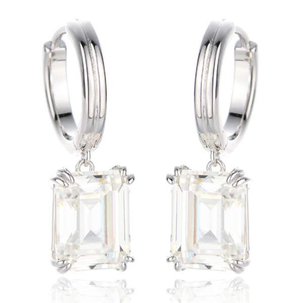 Rhodinierter Silberohrring mit Smaragdschliff-Diamant und Zirkonia 